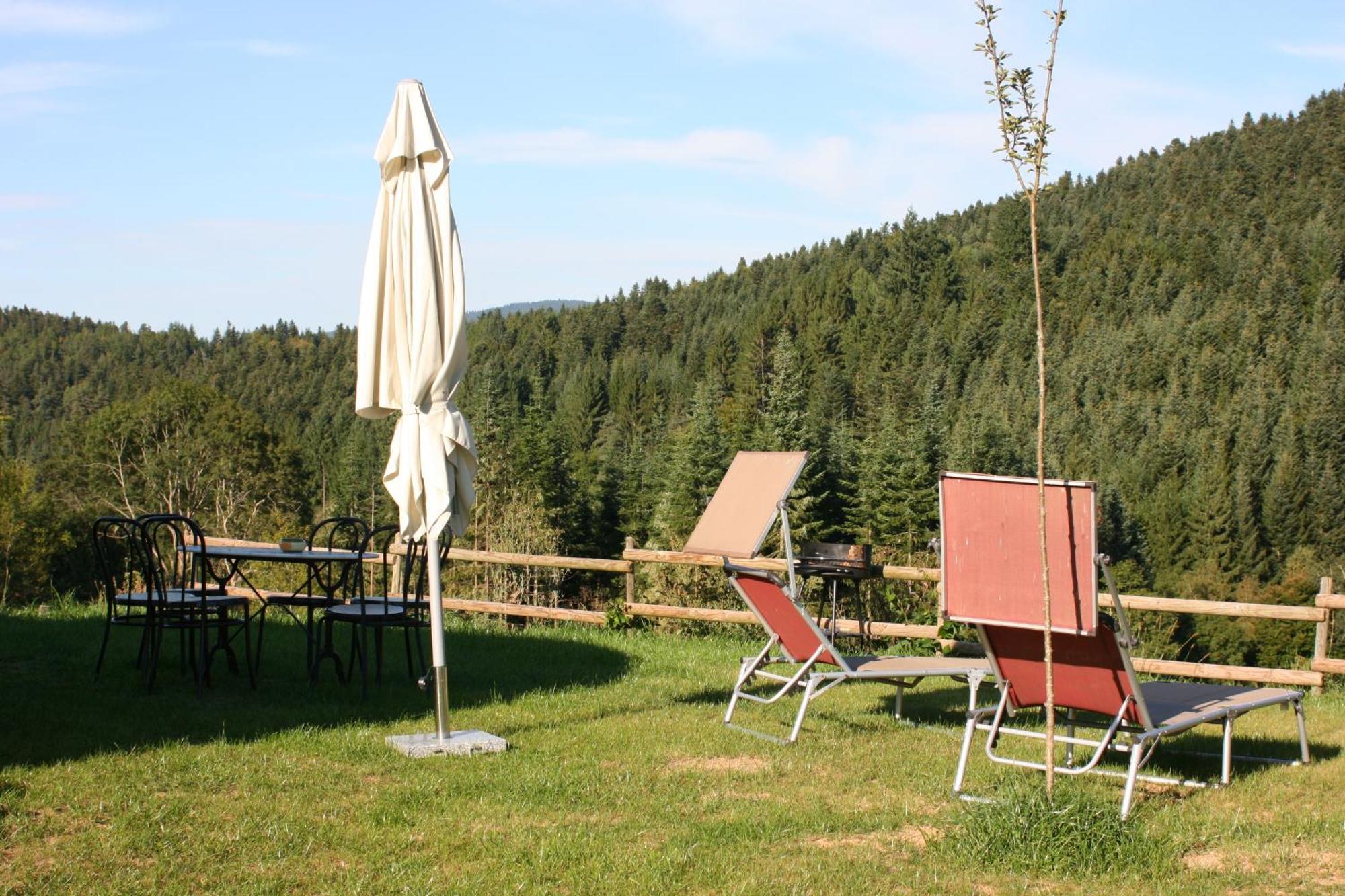 Yourtes En Terrasse Bonneval  Exterior photo