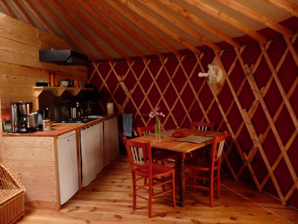 Yourtes En Terrasse Bonneval  Room photo