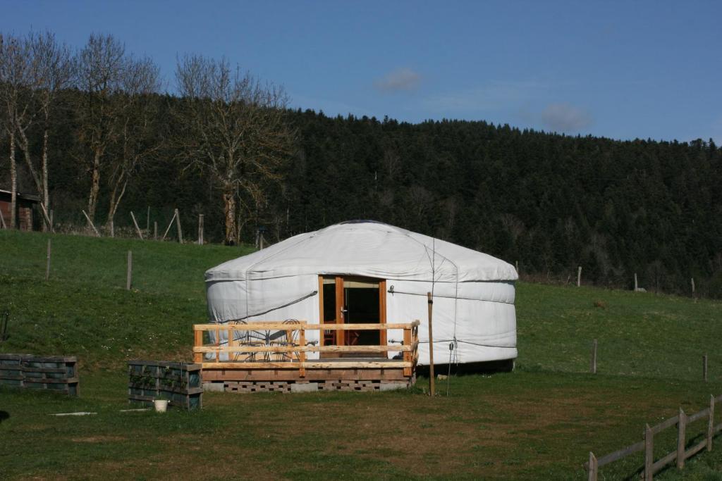 Yourtes En Terrasse Bonneval  Exterior photo