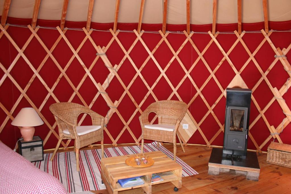Yourtes En Terrasse Bonneval  Exterior photo